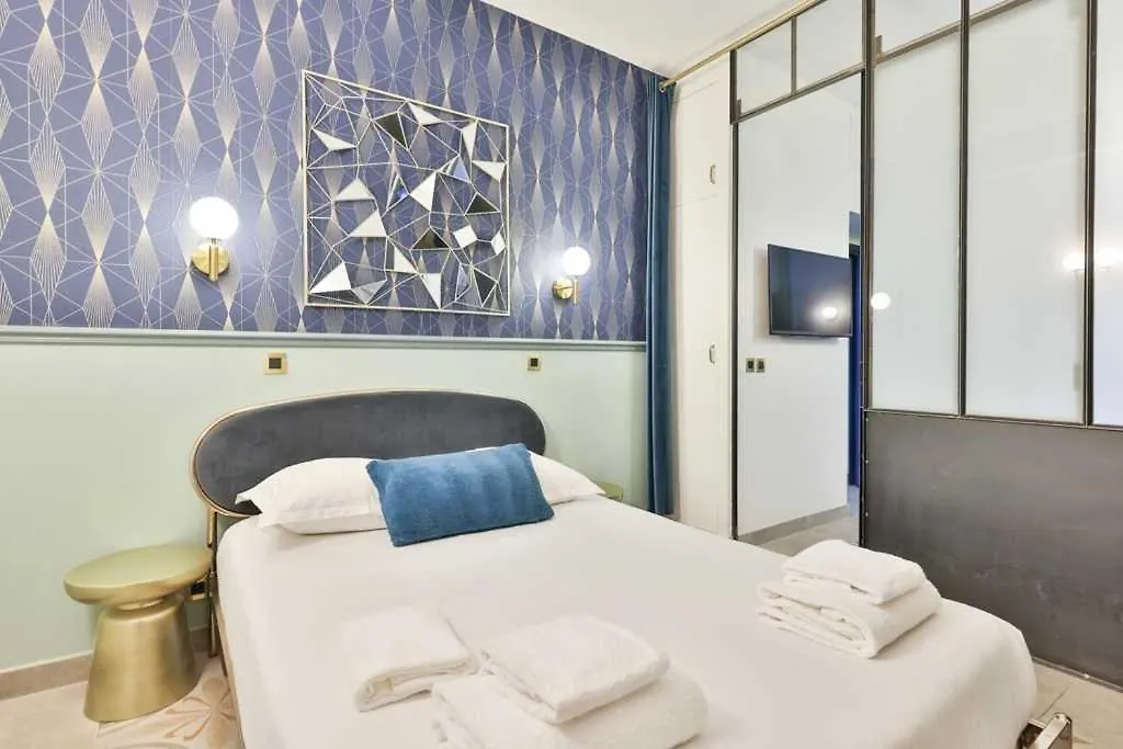 Lovely Loft With 2 Bedrooms Air Conditioned Apartment *