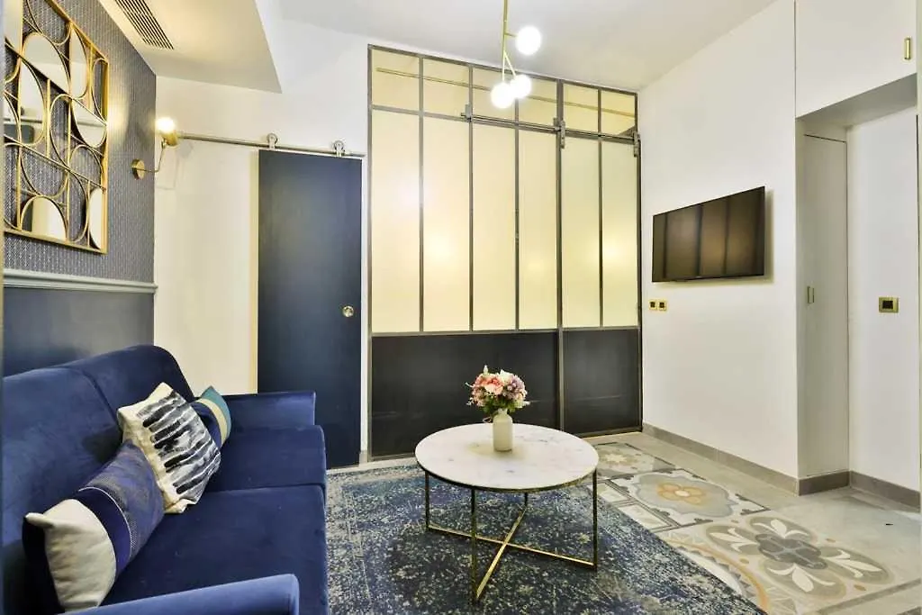 Lovely Loft With 2 Bedrooms Air Conditioned Apartment *
